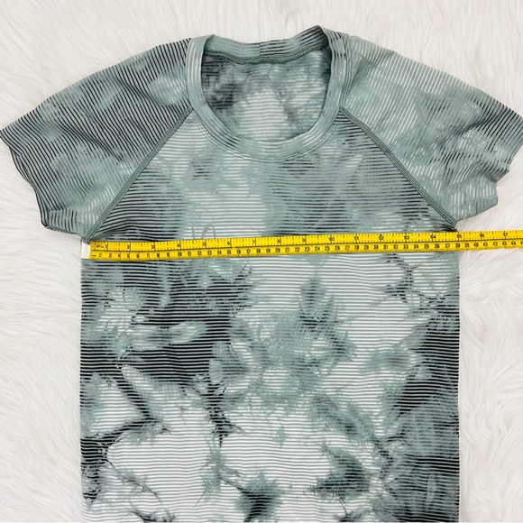 Lululemon Swiftly Tech Short Sleeve 2.0 Shibori Stripe Graphite Gray - Picture 11 of 12